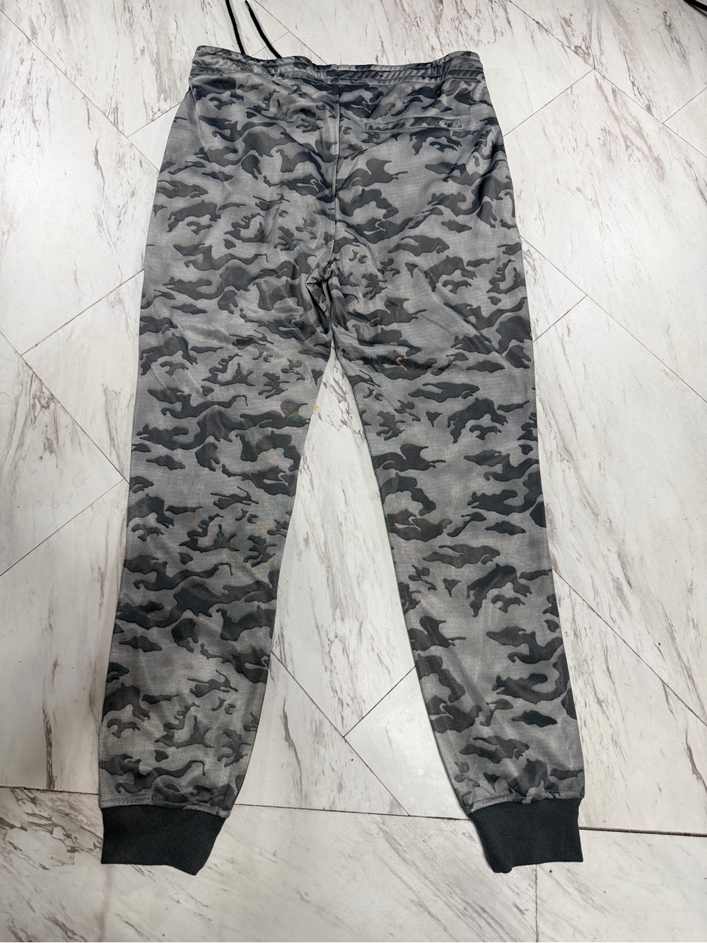 Ecko Unlimited Men’s Gray Camo Joggers